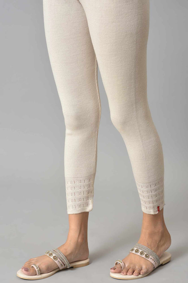 Off-White Solid Acrylic Mid Rise Ankle Length Skinny Fit Leggings