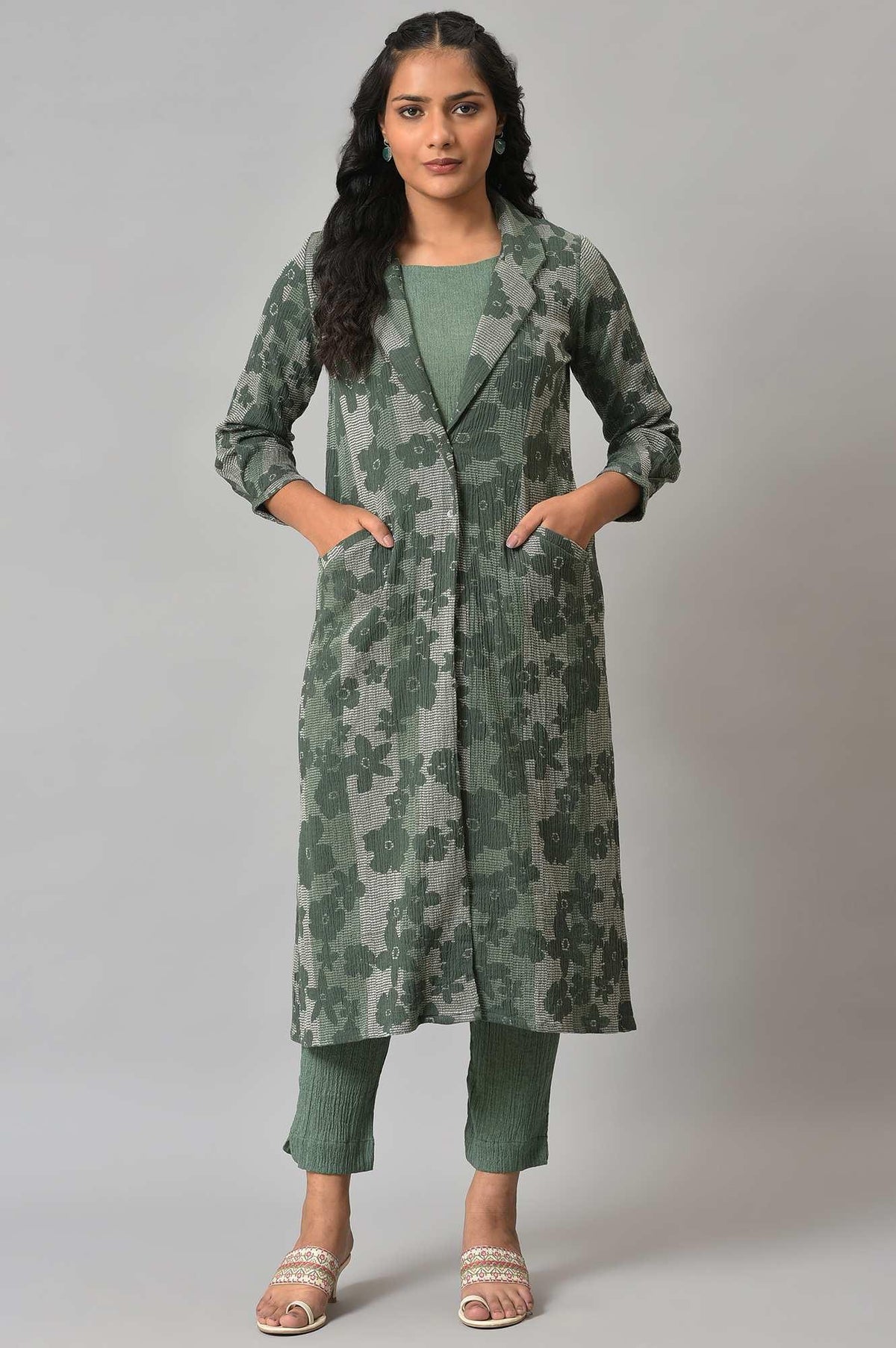 Green Printed Longline Jacket With kurta And Pants - 6
