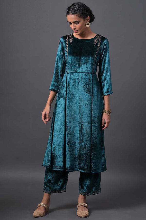 Emerald Green Embroidered Velvet kurta With Straight Pants