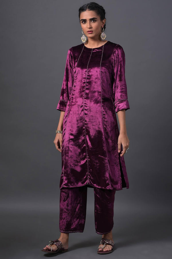 Purple Embroidered Velvet kurta With Straight Pants