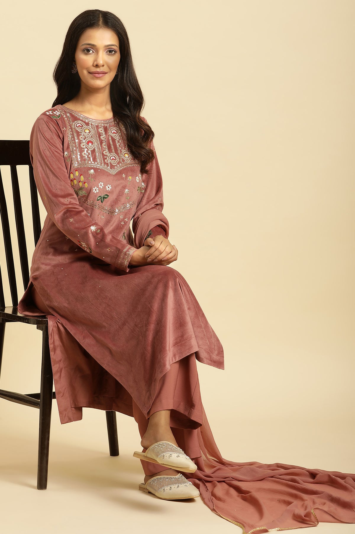 Salmon Pink Micro Velvet Embroidered Kurta, Pants And Dupatta Set - S
