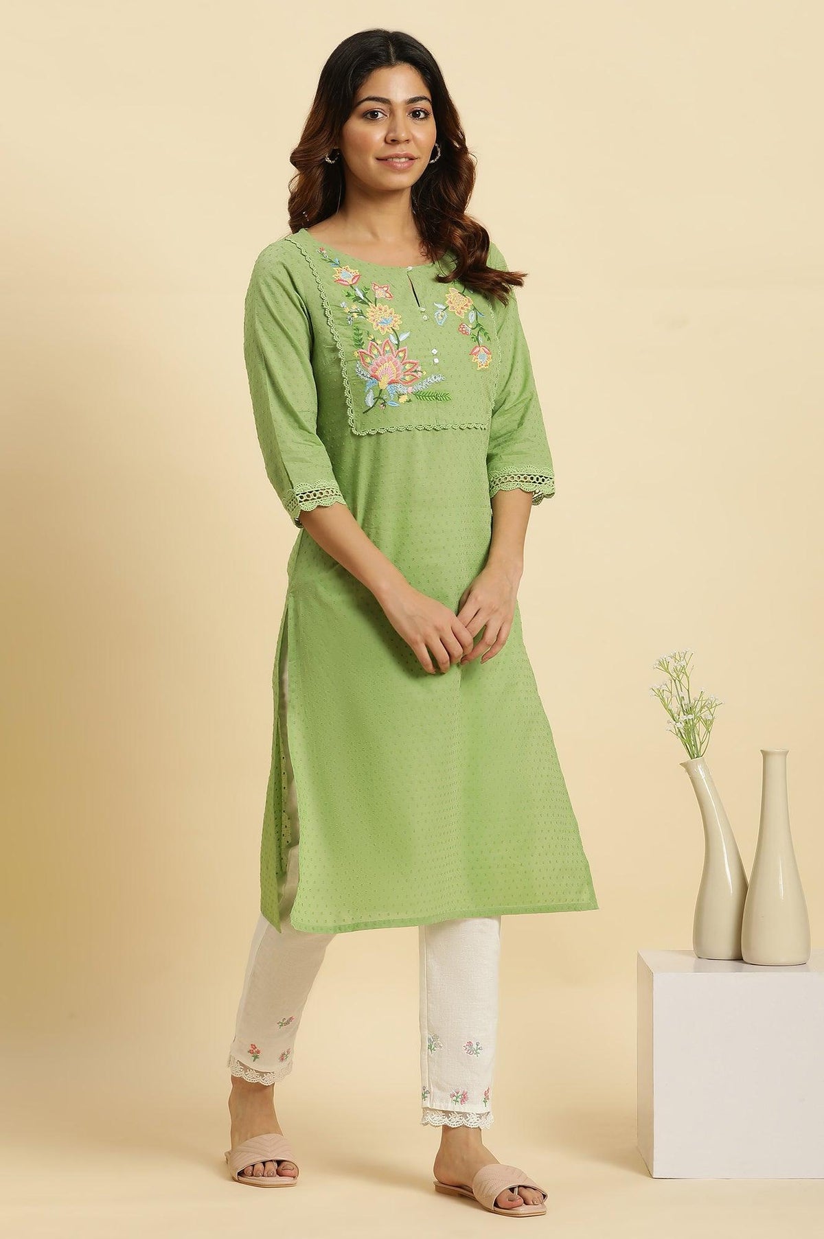 Green Floral Embroidered Cotton Kurta - XS