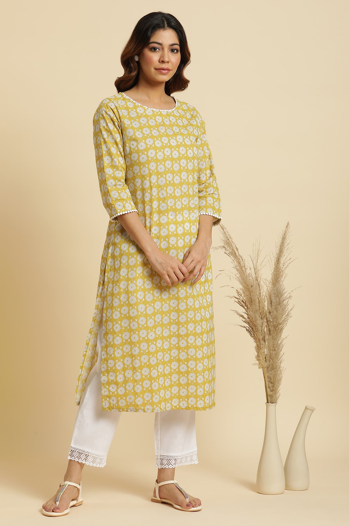 Yellow Abstract Printed Straight Kurta - S