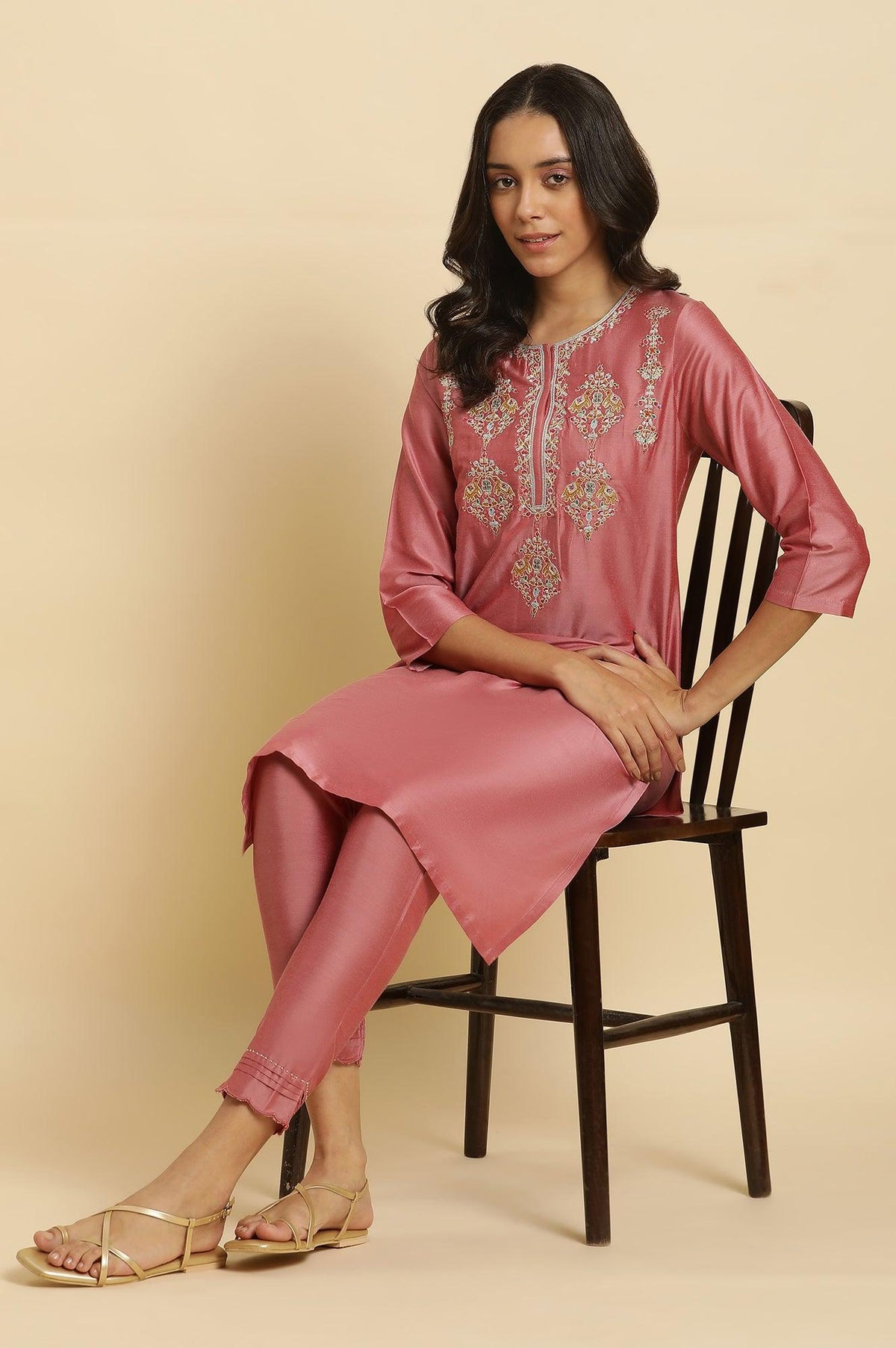 Pink Embroidered Relaxed Fit Kurta - XS