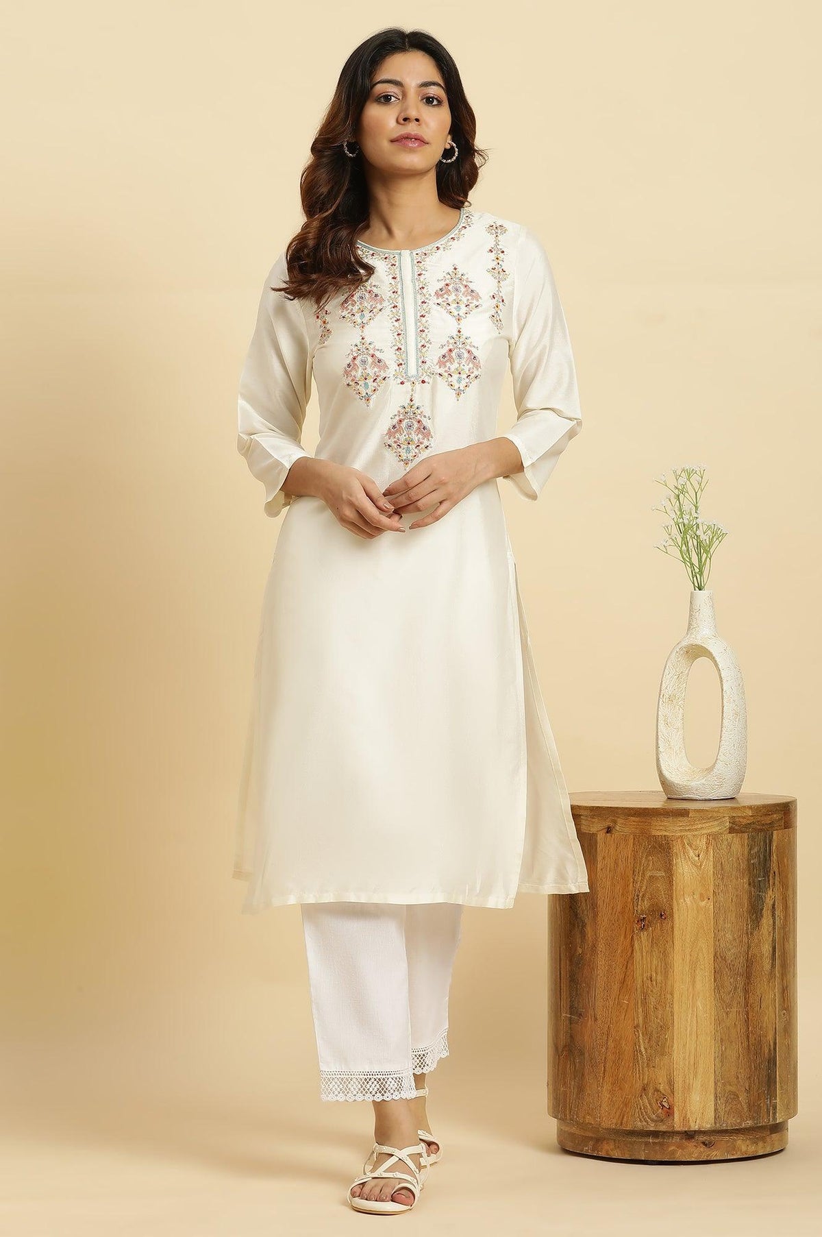 White Dori Embroidered Festive Kurta - S