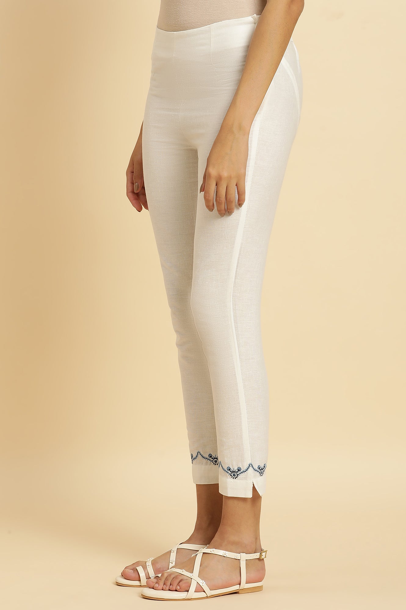 White Solid Embroidered Slim Cotton Pants