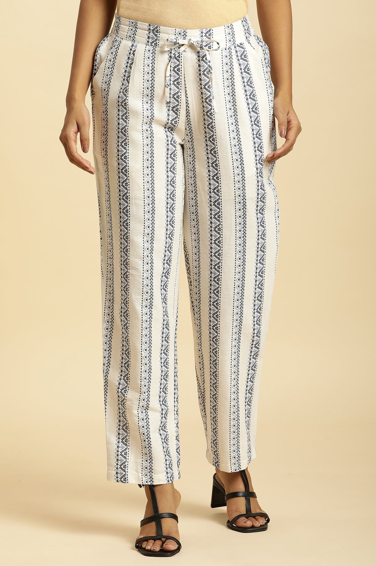White Straight Pants With Blue Geometric Print - S