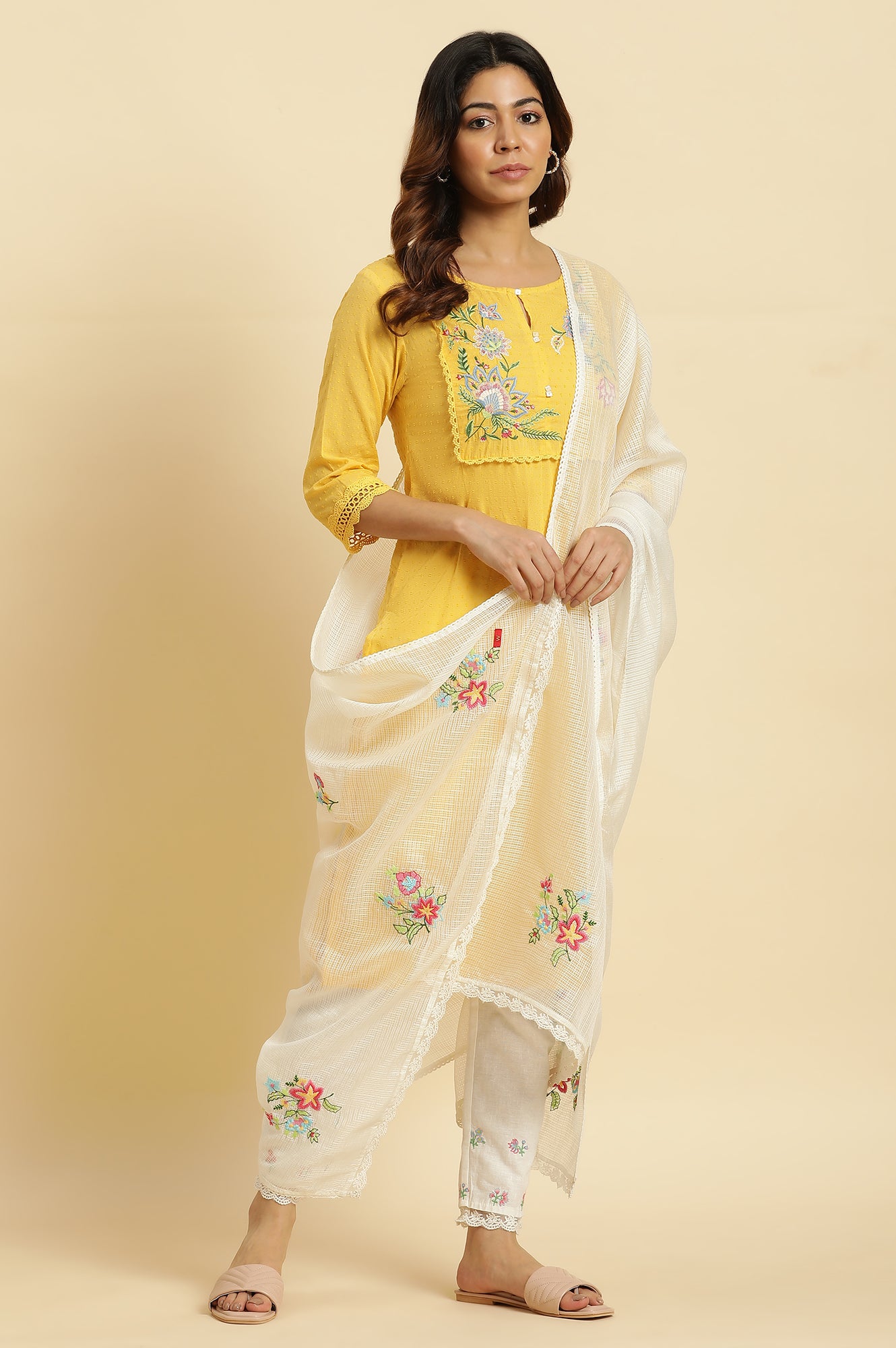 White Floral Embroidered Lace Trim Kota Dupatta