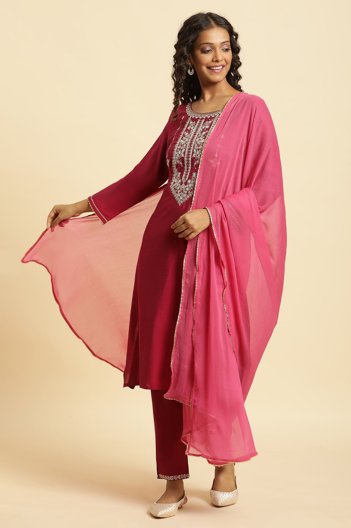 Pink Solid Chiffon Dupatta With Gotta Border - FS