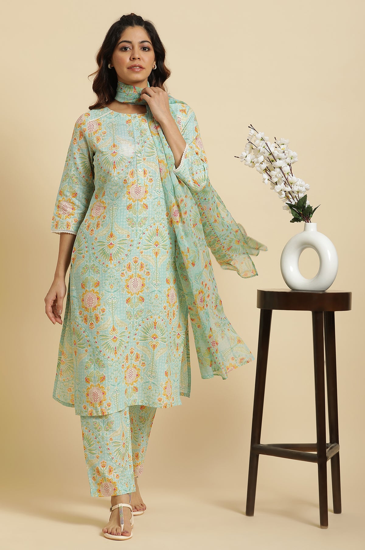 Light Green Floral Printed Kurta, Pants & Dupatta Set - XS