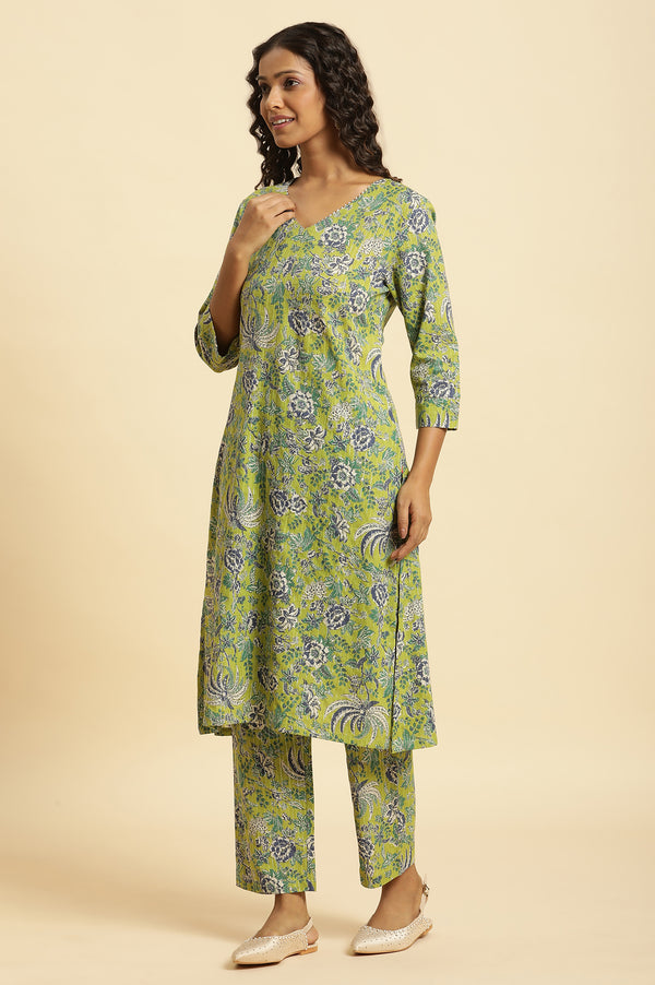 Light Green Floral Printed Kurta, Pants And Dupatta Set
