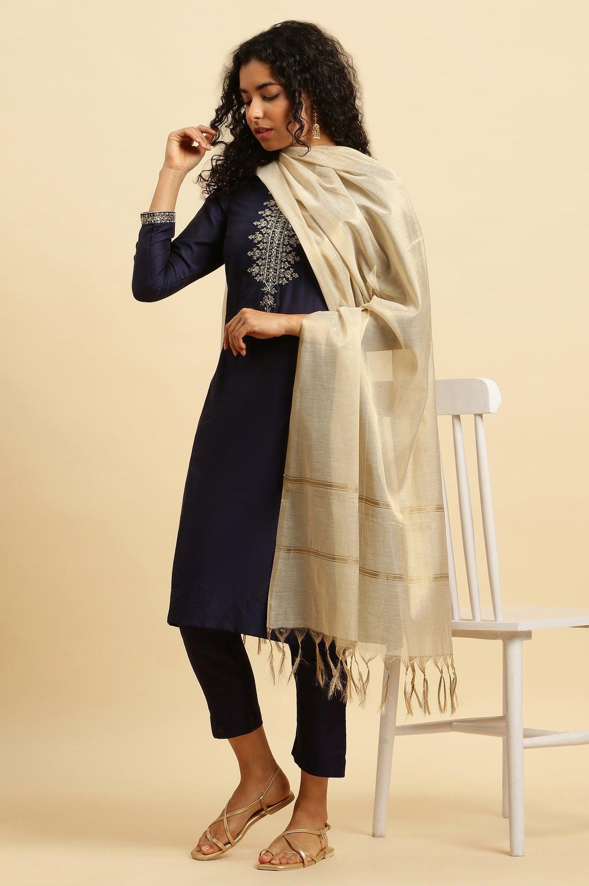 Blue Zari Embroidered Straight Kurta, Pants And Dupatta Set - XS