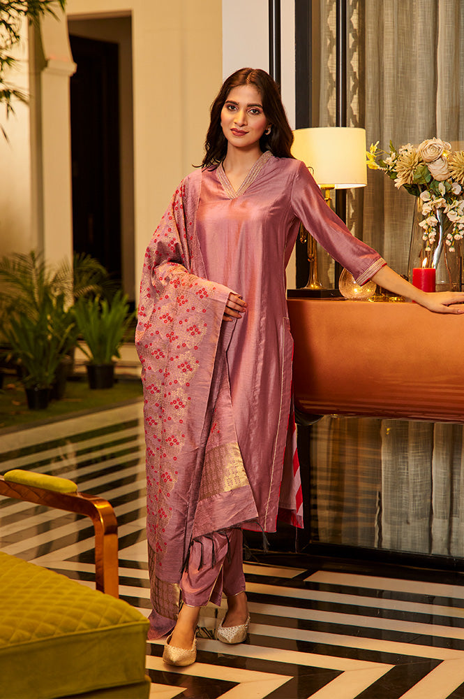 Orchid Pink Embellished Kurta, Pants And Jacquard Dupatta Set - XS