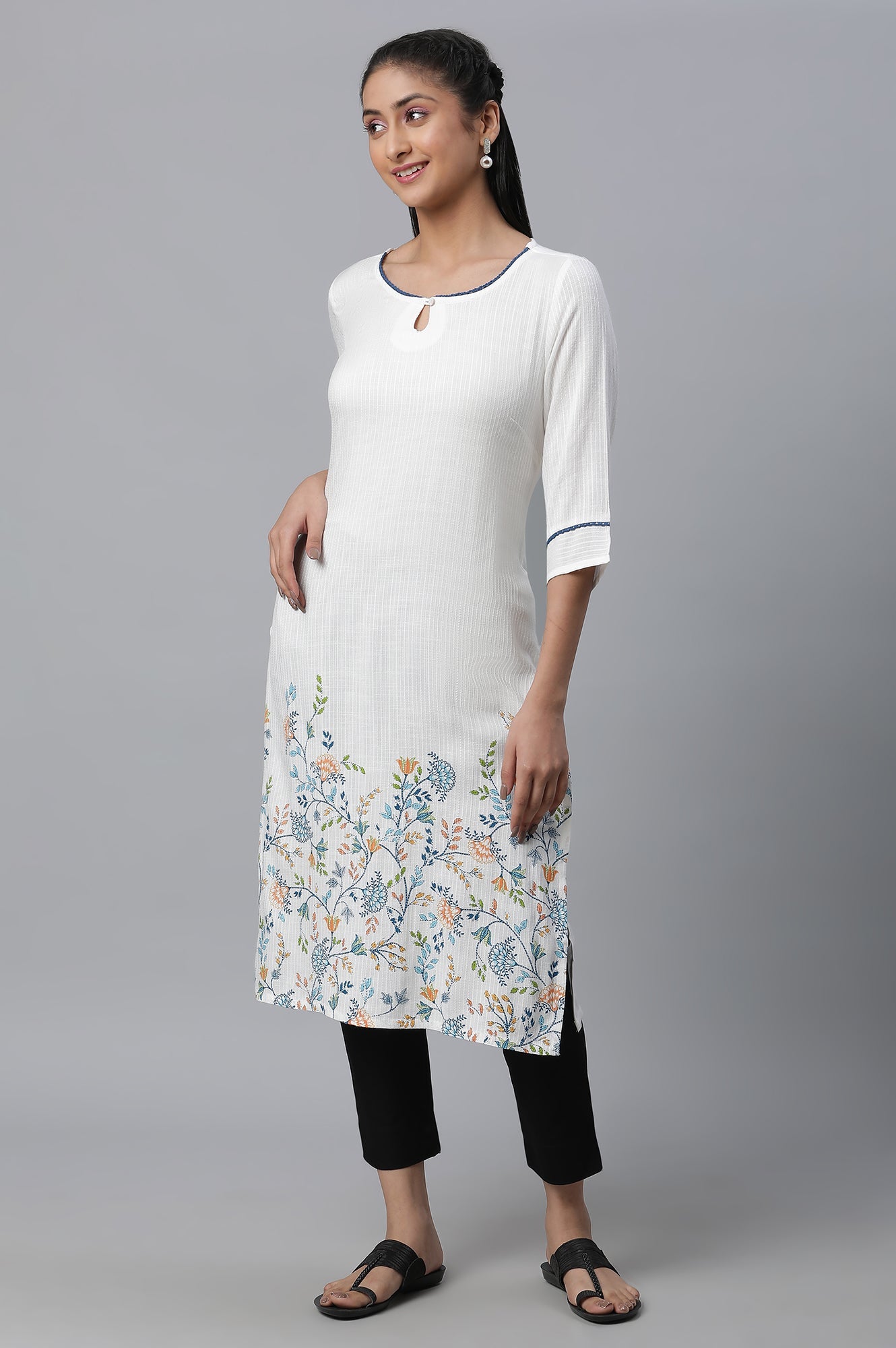 Black Solid Straight Fit Cotton Pants With Elasticated Waist