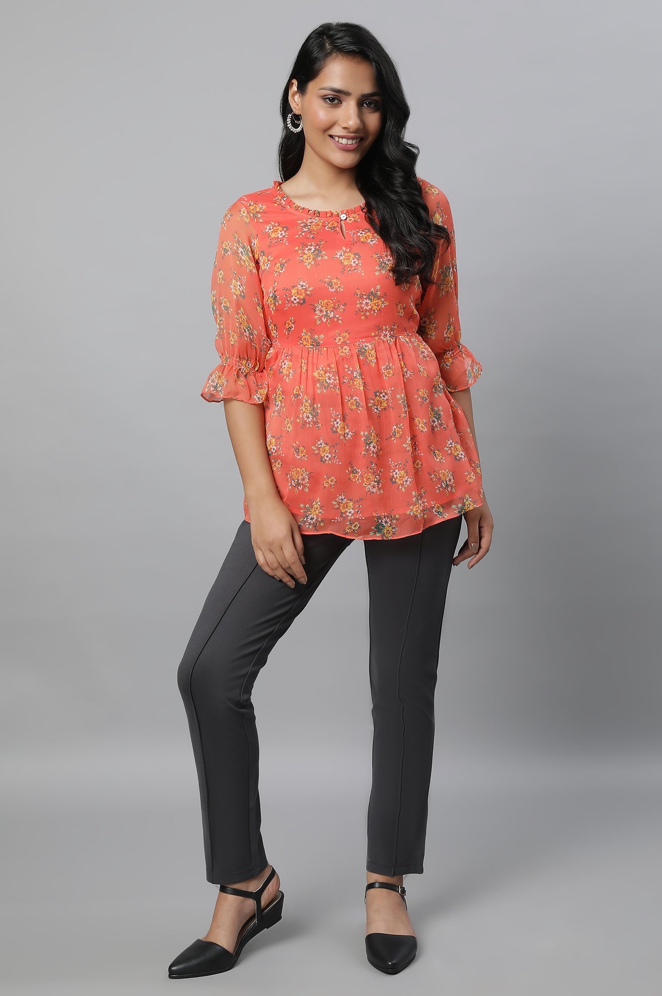 Grey Solid Straight Fit Trousers With Pintuck Detail