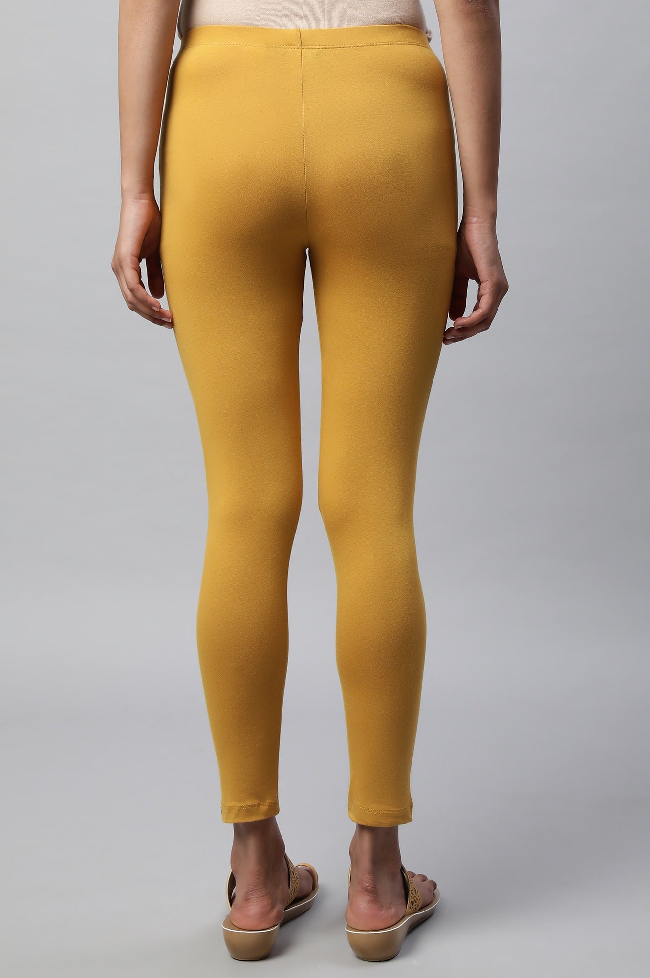 Yellow Solid Skinny Fit Cotton Tights With Slip On Closure