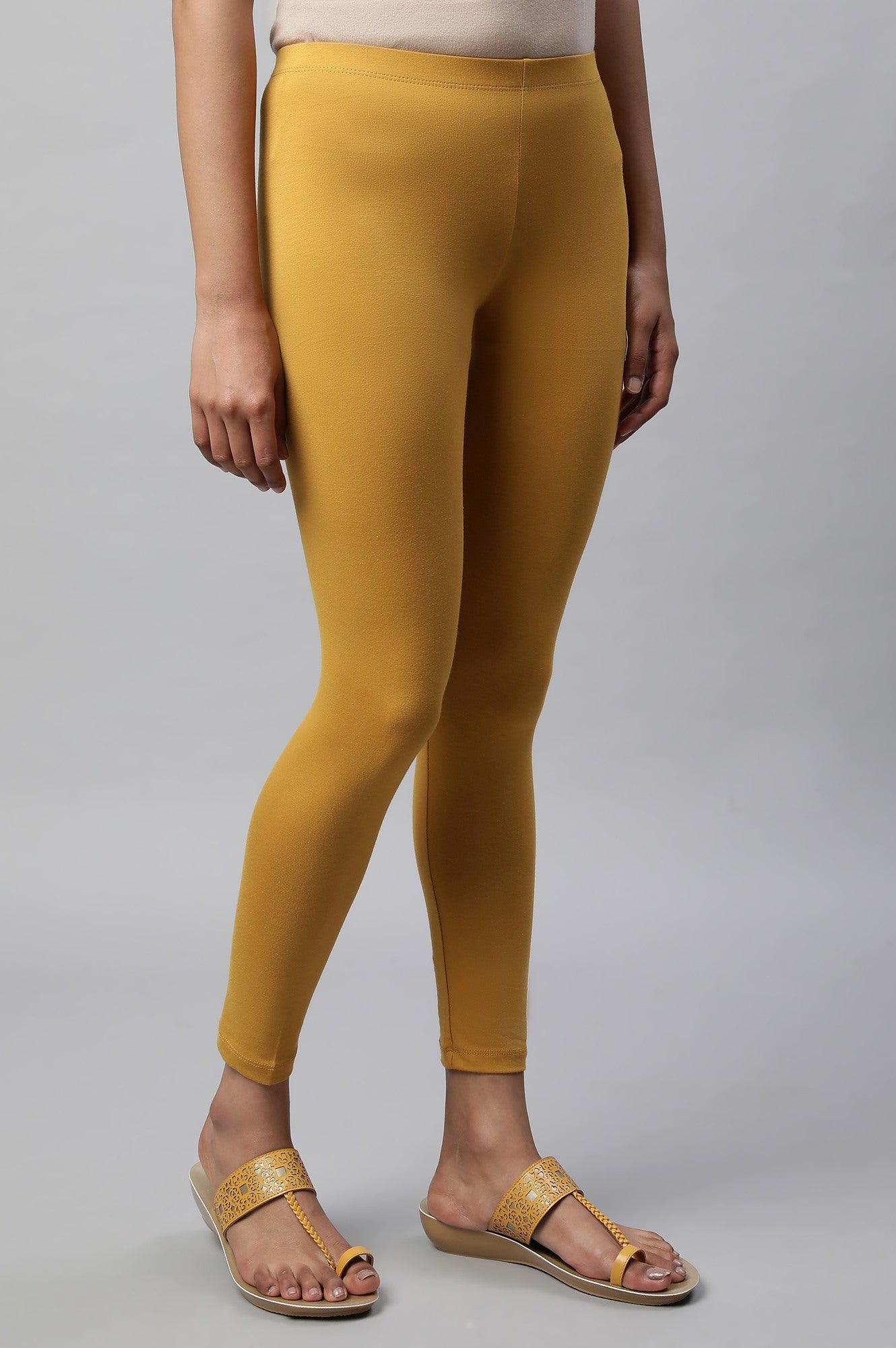 Yellow Solid Skinny Fit Cotton Tights With Slip On Closure