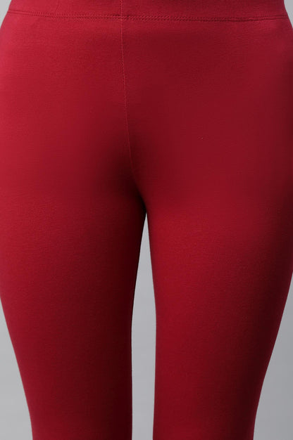 Red Solid Skinny Fit Cotton Tights With Slip On Closure