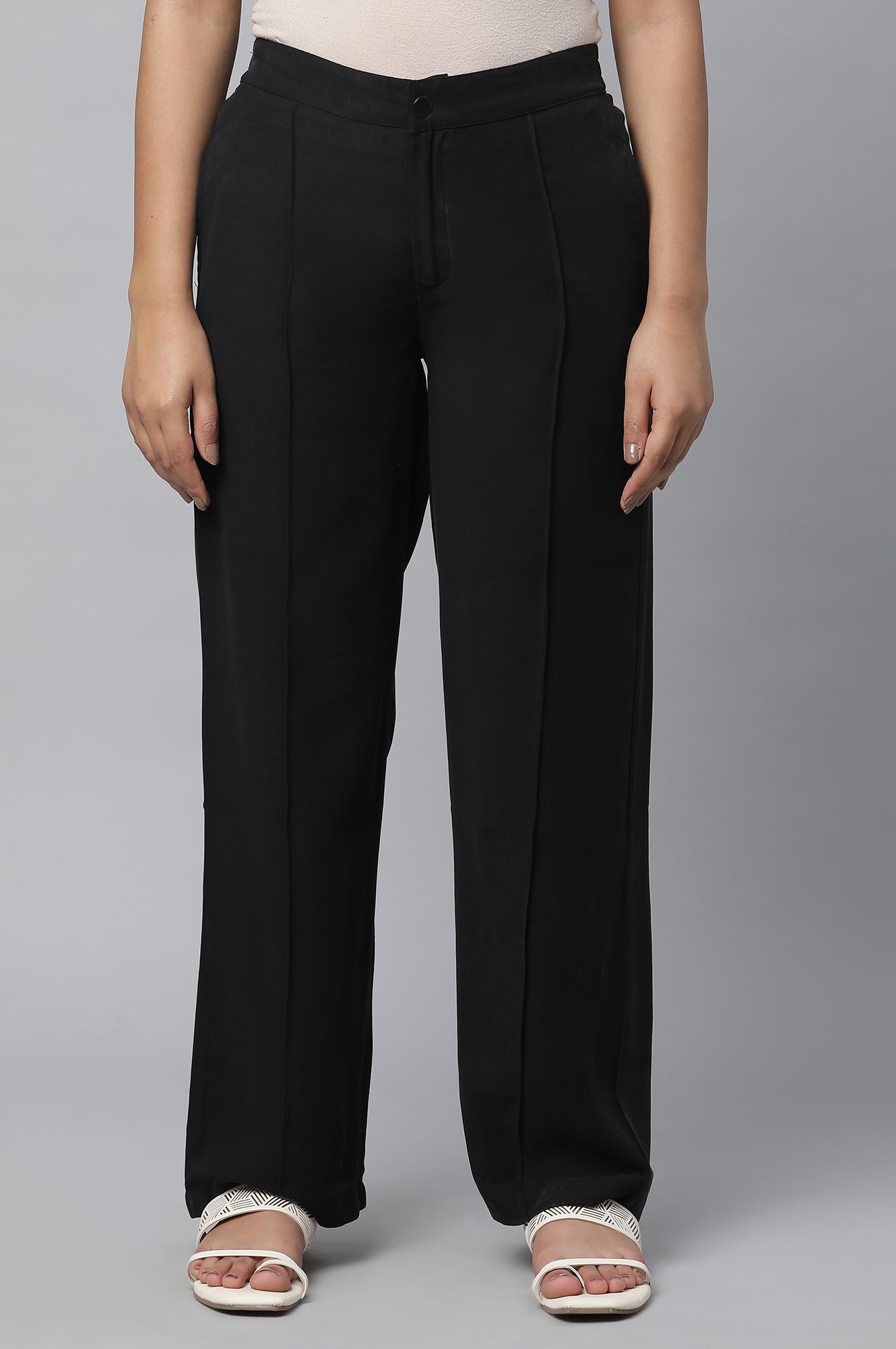 Black Solid Straight Fit Woven Pants With Pintuck Detail