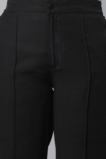 Black Solid Straight Fit Woven Pants With Pintuck Detail
