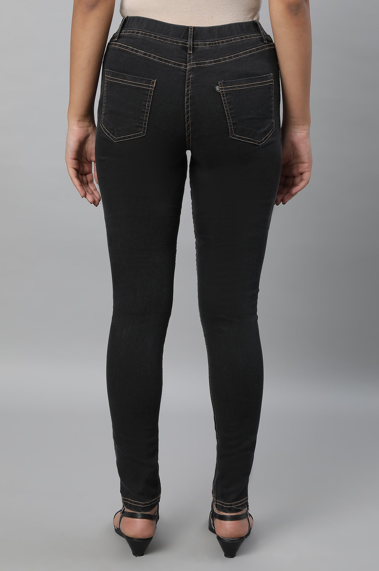 Grey Solid Skinny Fit Denim Jeggings With Slip On Closure