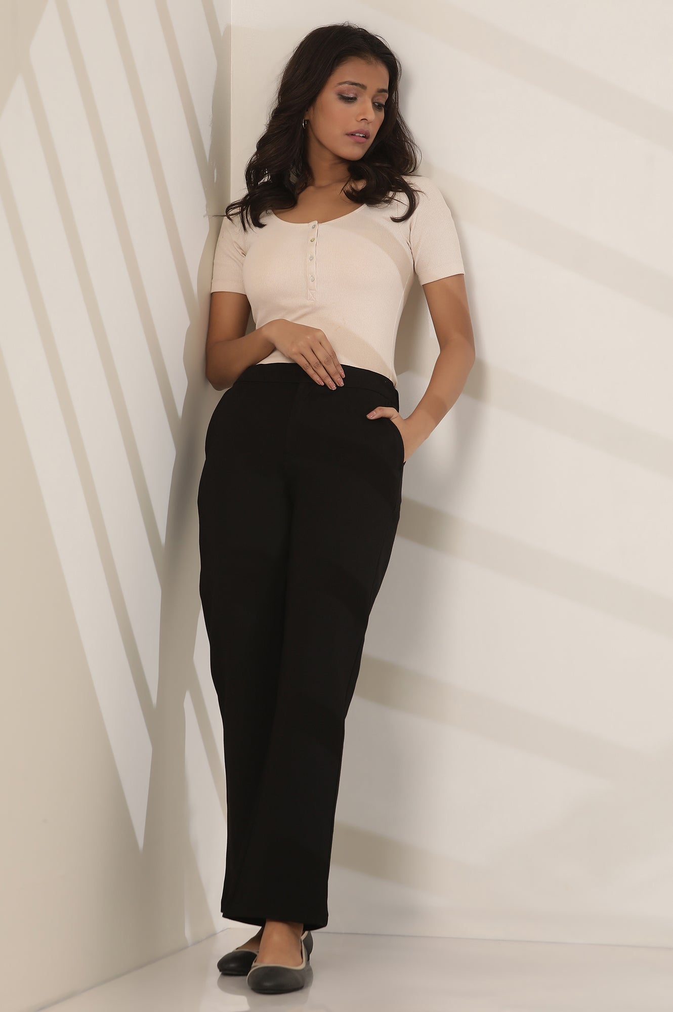 Black Solid Straight Fit Pants With Elasticated Waist
