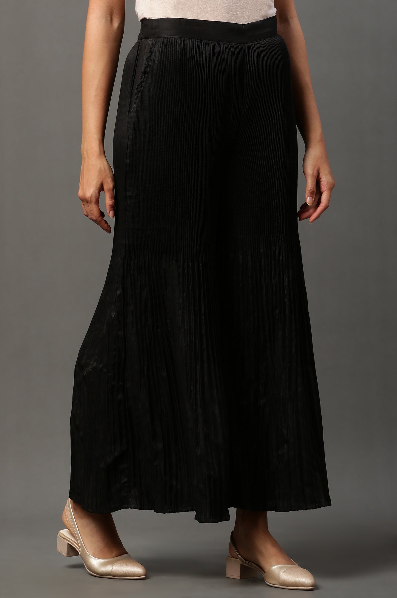 Black Solid Flared Woven Sharara With Pleats