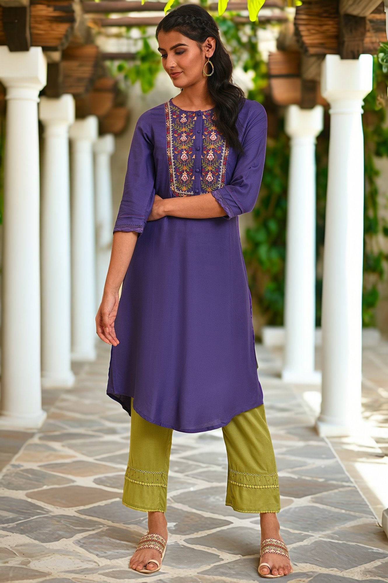 Purple Embroidered Straight kurta