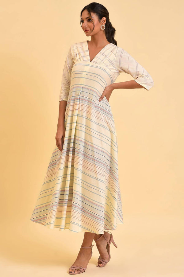 Ecru Summer Maxi Dress With Stylized Back