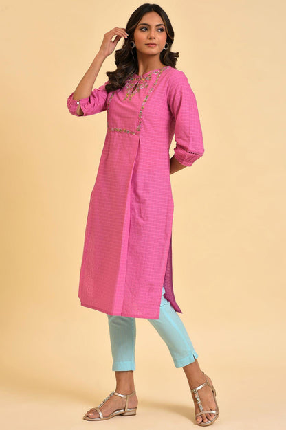 Plus Size Pink Floral Embroidered kurta In Textured Fabric - wforwoman
