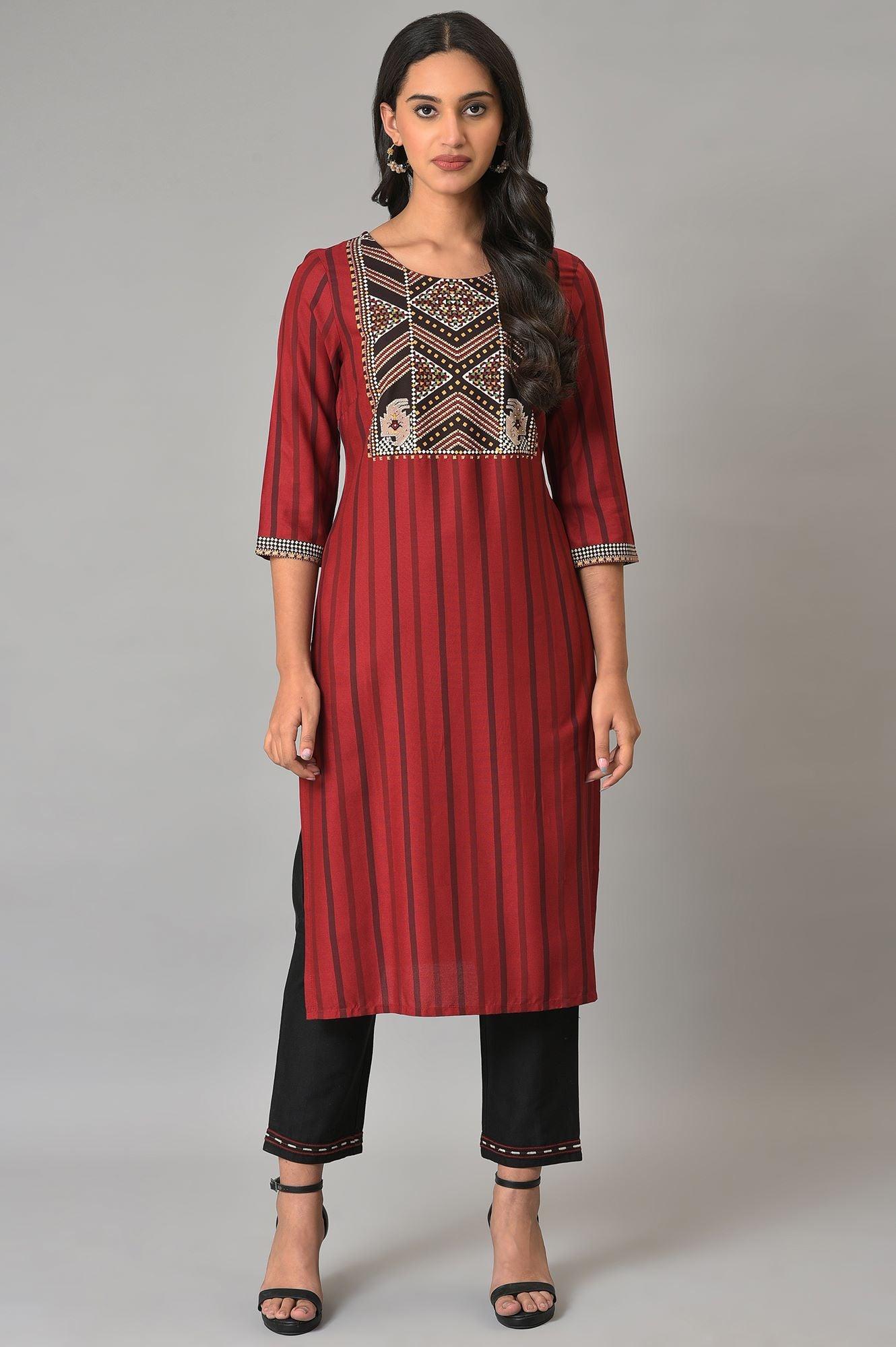 Black Slim Pants With Embroidery At Hemline - wforwoman