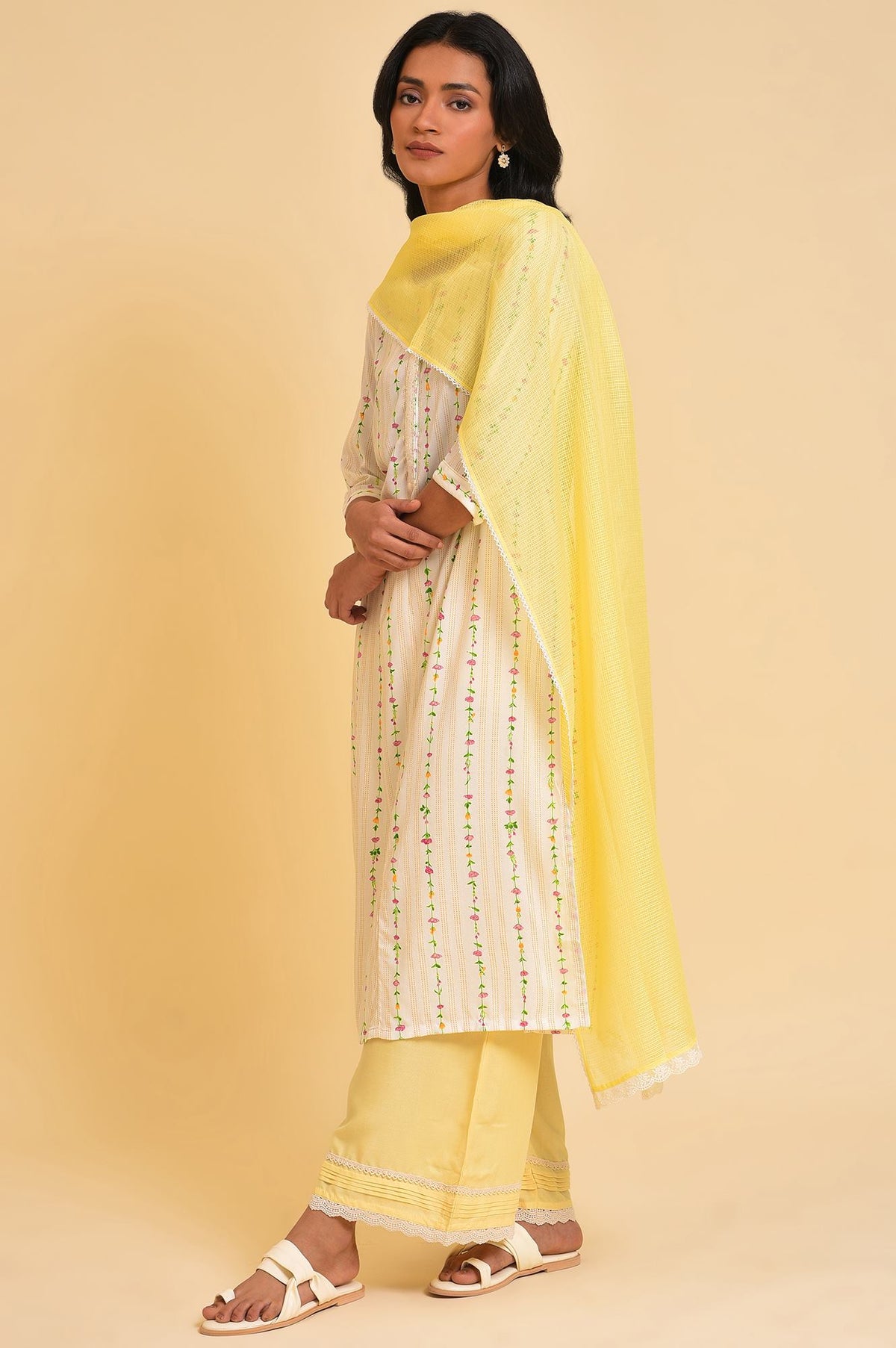 Light Yellow Kota Dupatta With Lace - FS