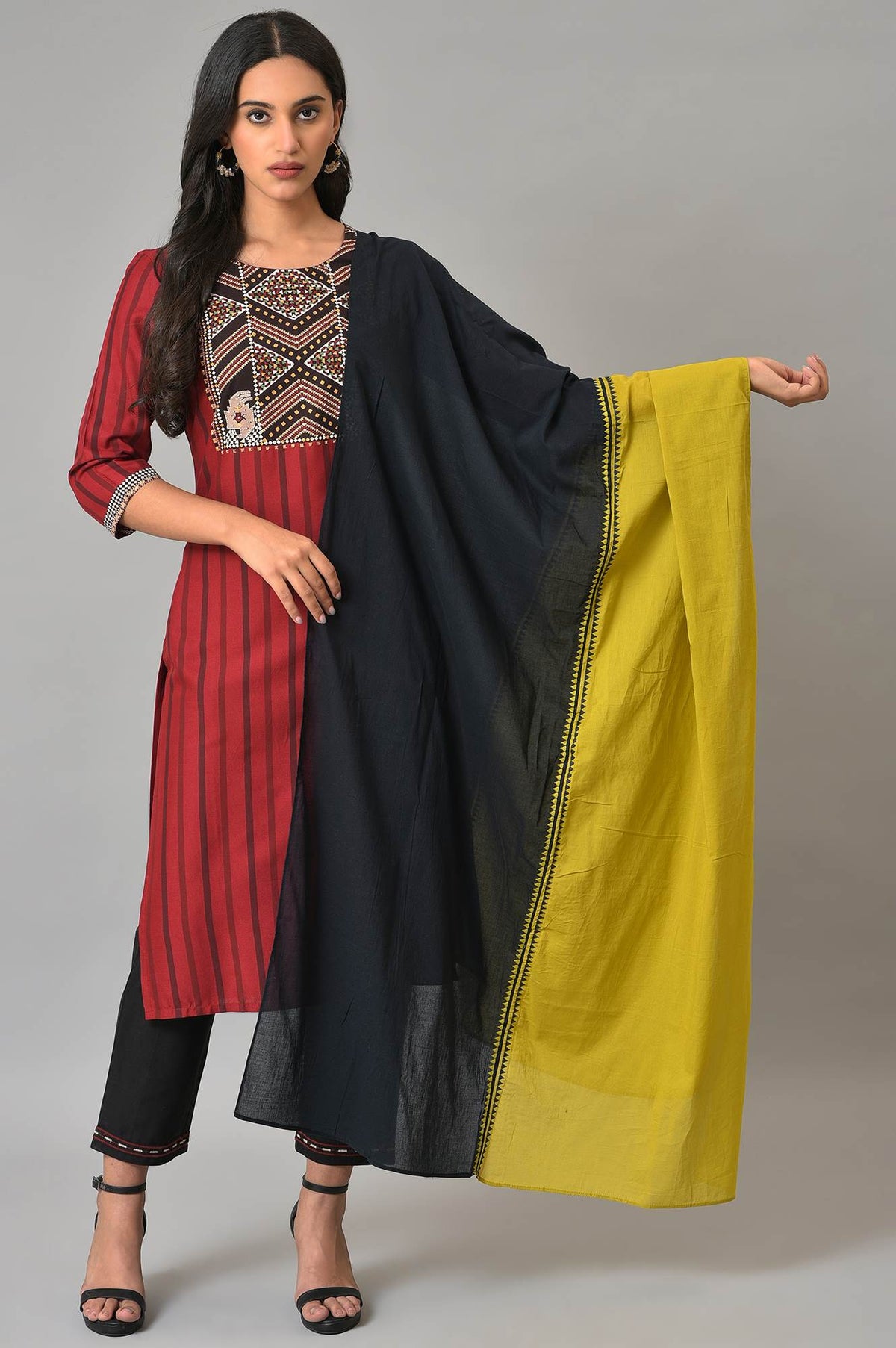 Green And Black Colour Block Dupatta - FS