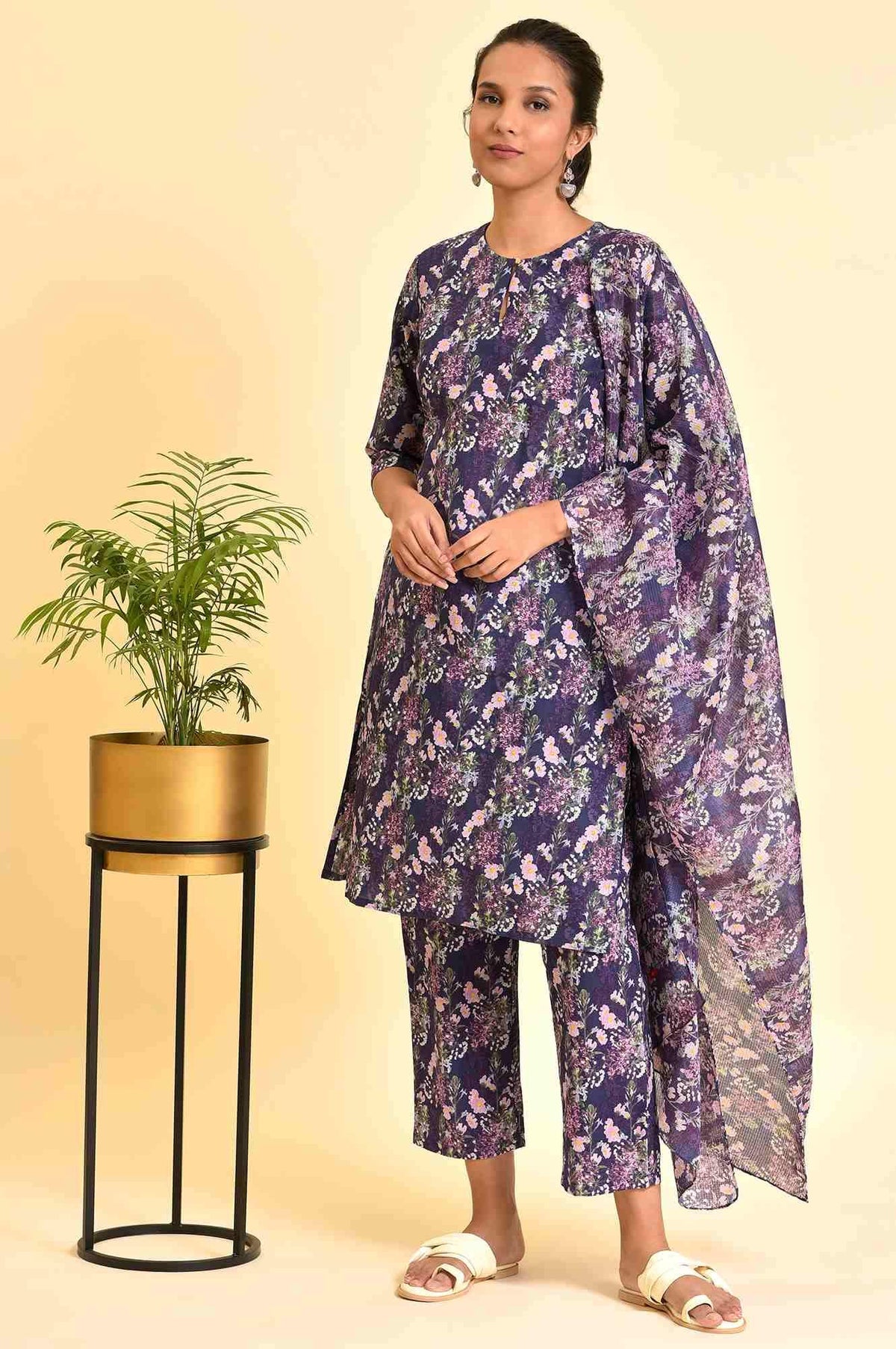 Purple Floral Printed Kurta, Pants & Dupatta Set - XS