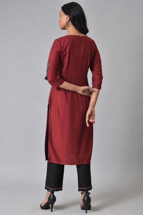 Maroon Round Neck Embroidered kurta Set
