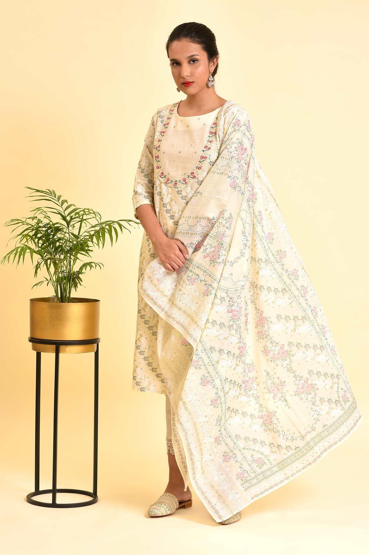 Ecru Embellished Festive Kurta, Pants And Dupatta Set - 6