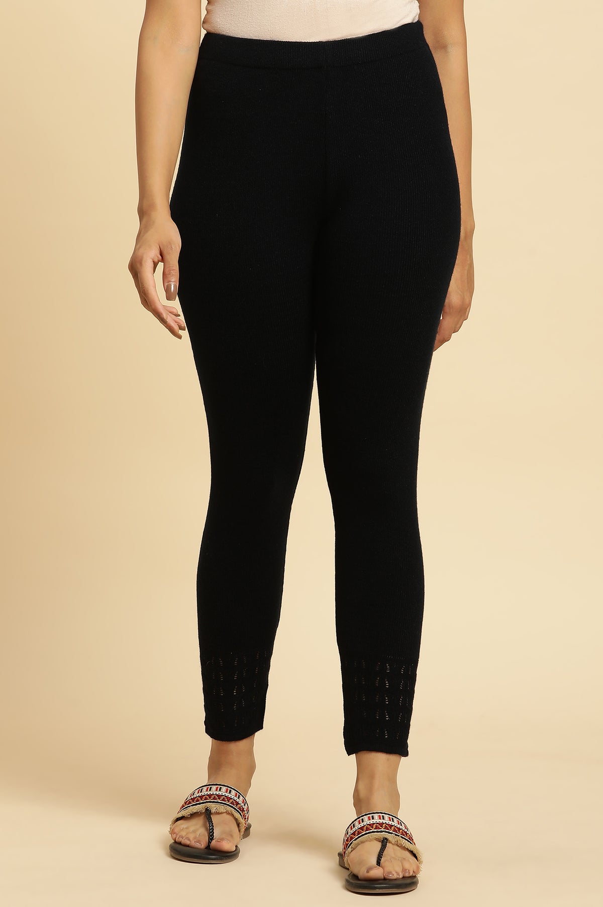 Black Solid Acrylic Mid Rise Ankle Length Skinny Fit Leggings - S