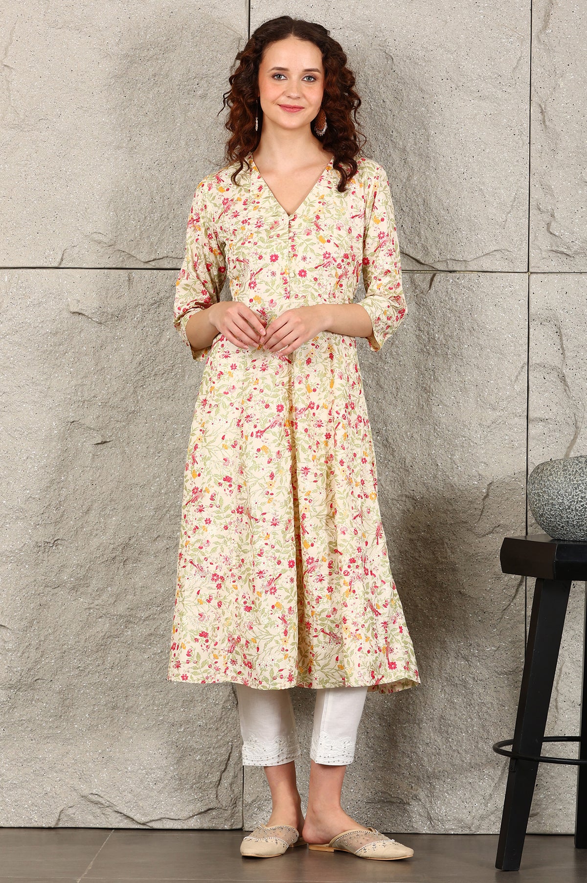 Off White Floral Printed Pure Cotton A-Line Kurta - M