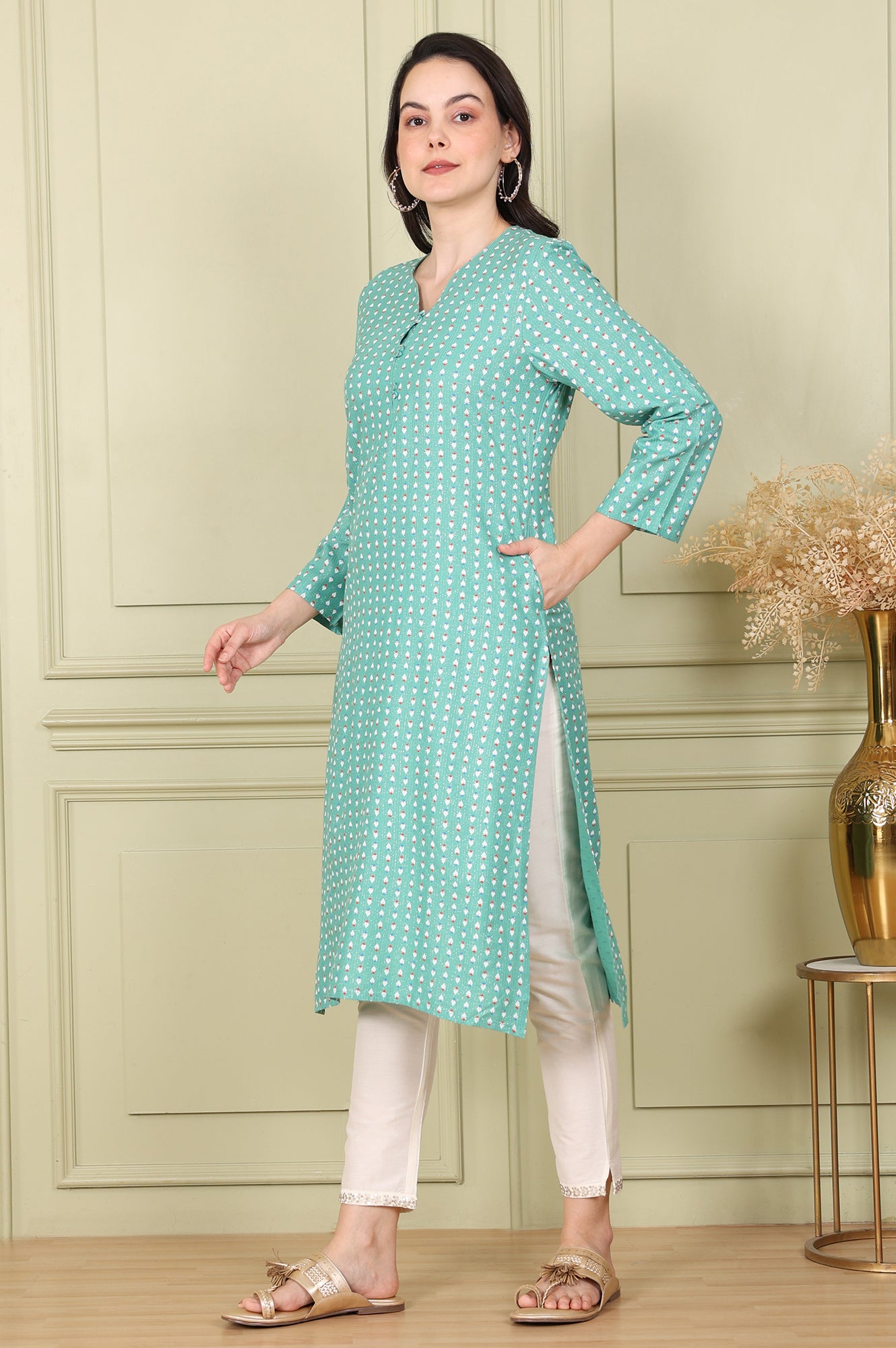 Green Glitter Geometric Printed Rayon Straight Kurta - wforwoman