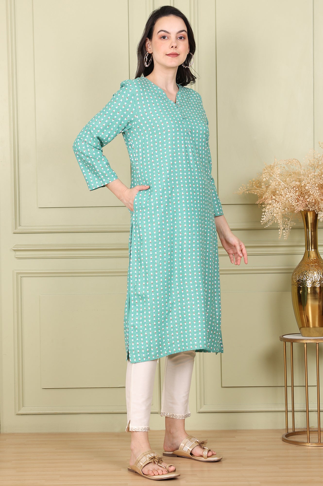 Green Glitter Geometric Printed Rayon Straight Kurta - wforwoman