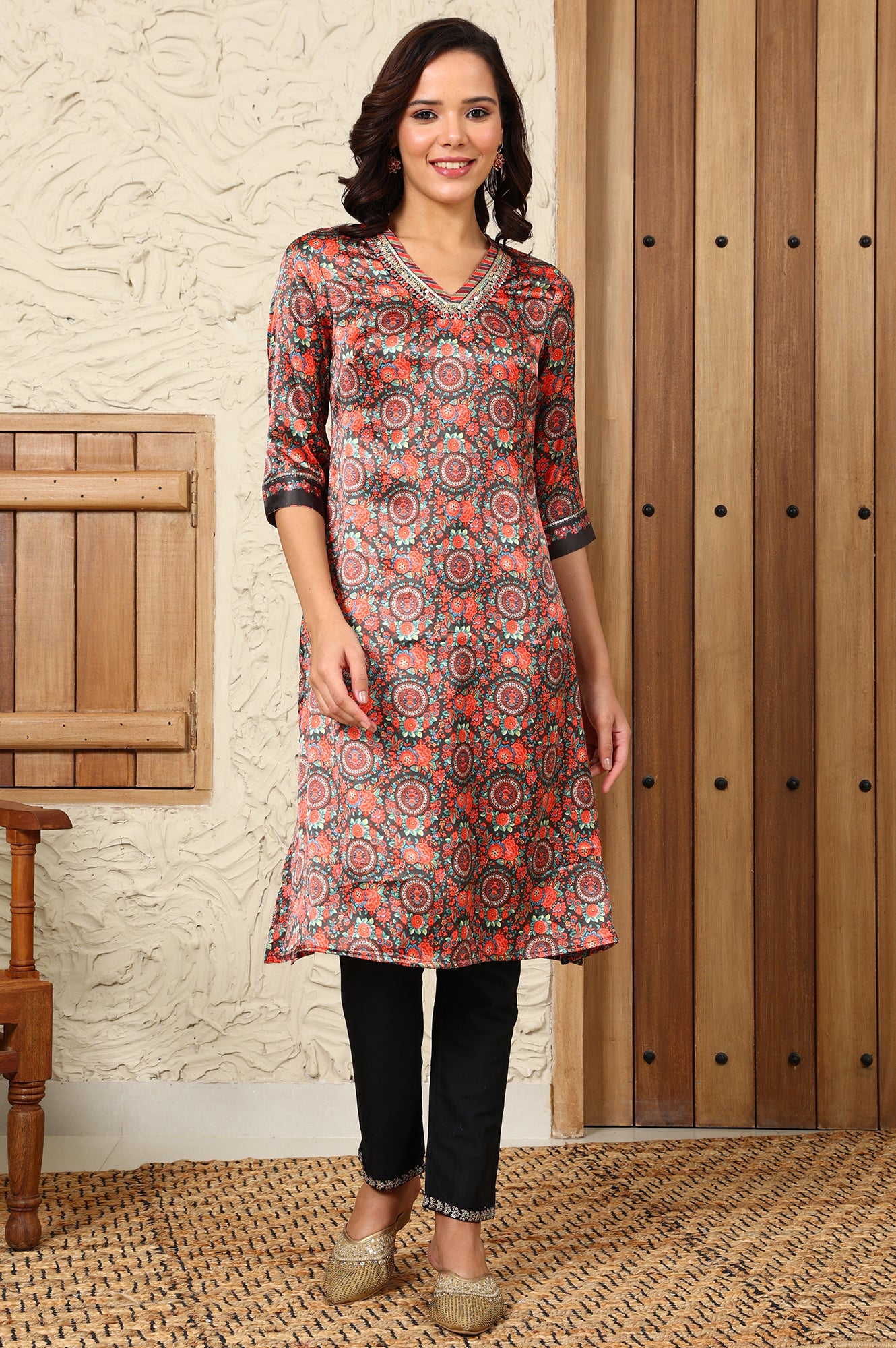 Black Floral Printed Embellished Japanese Satin Straight Kurta - wforwoman