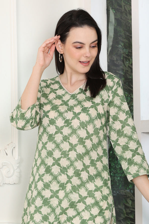 Green Floral Printed Cotton Blend Textured Straight Kurta