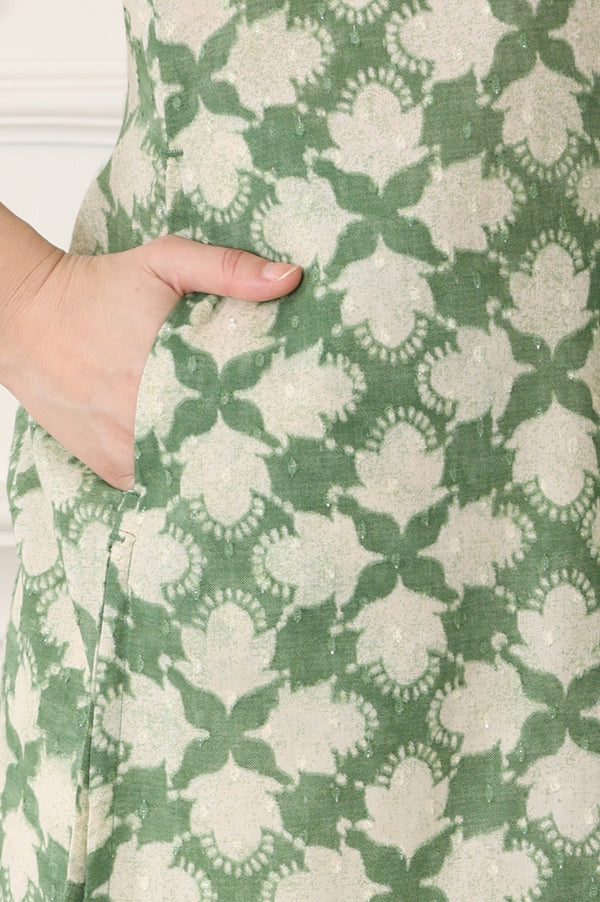 Green Floral Printed Cotton Blend Textured Straight Kurta