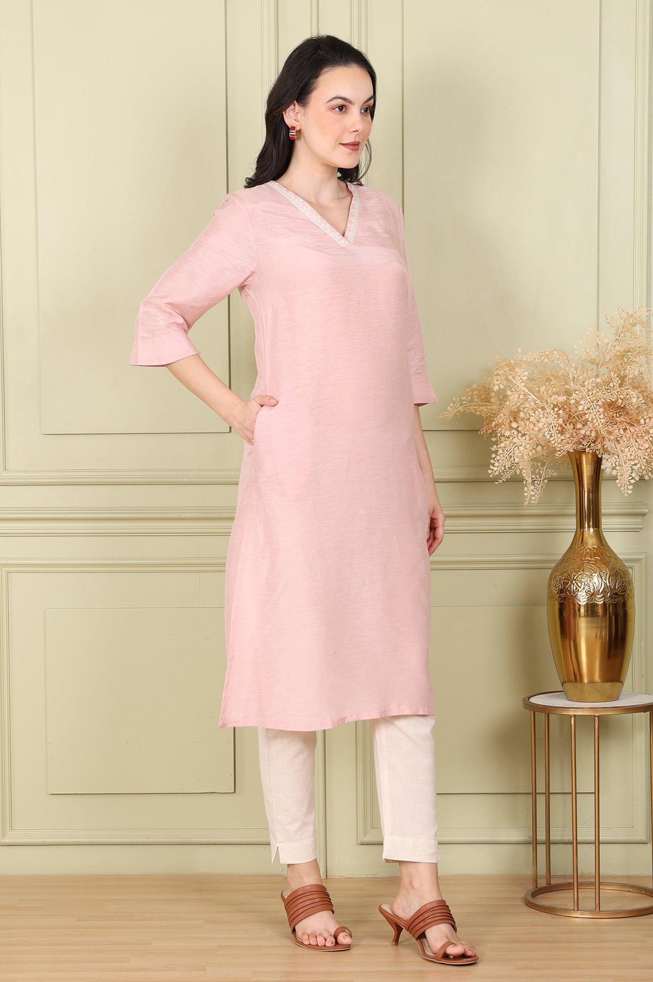 Pink Snow Linen Straight Kurta with Thread Embroidery