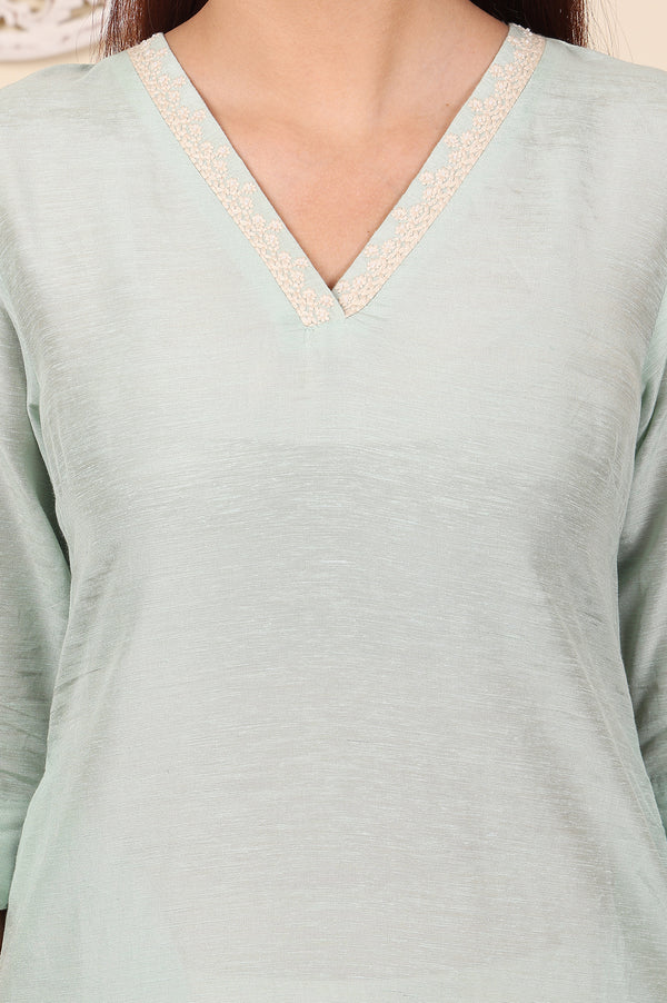 Blue Solid Snow Linen Straight Kurta With Thread Work On Neck