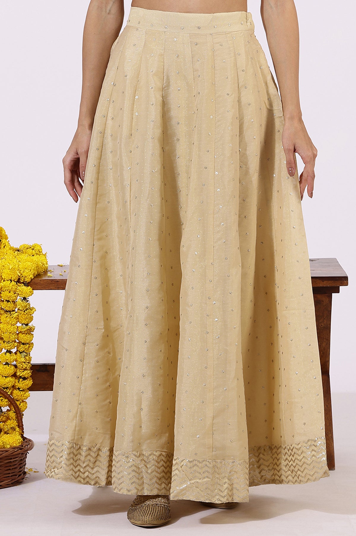 Gold Solid Sequins Flarred Skirts - S