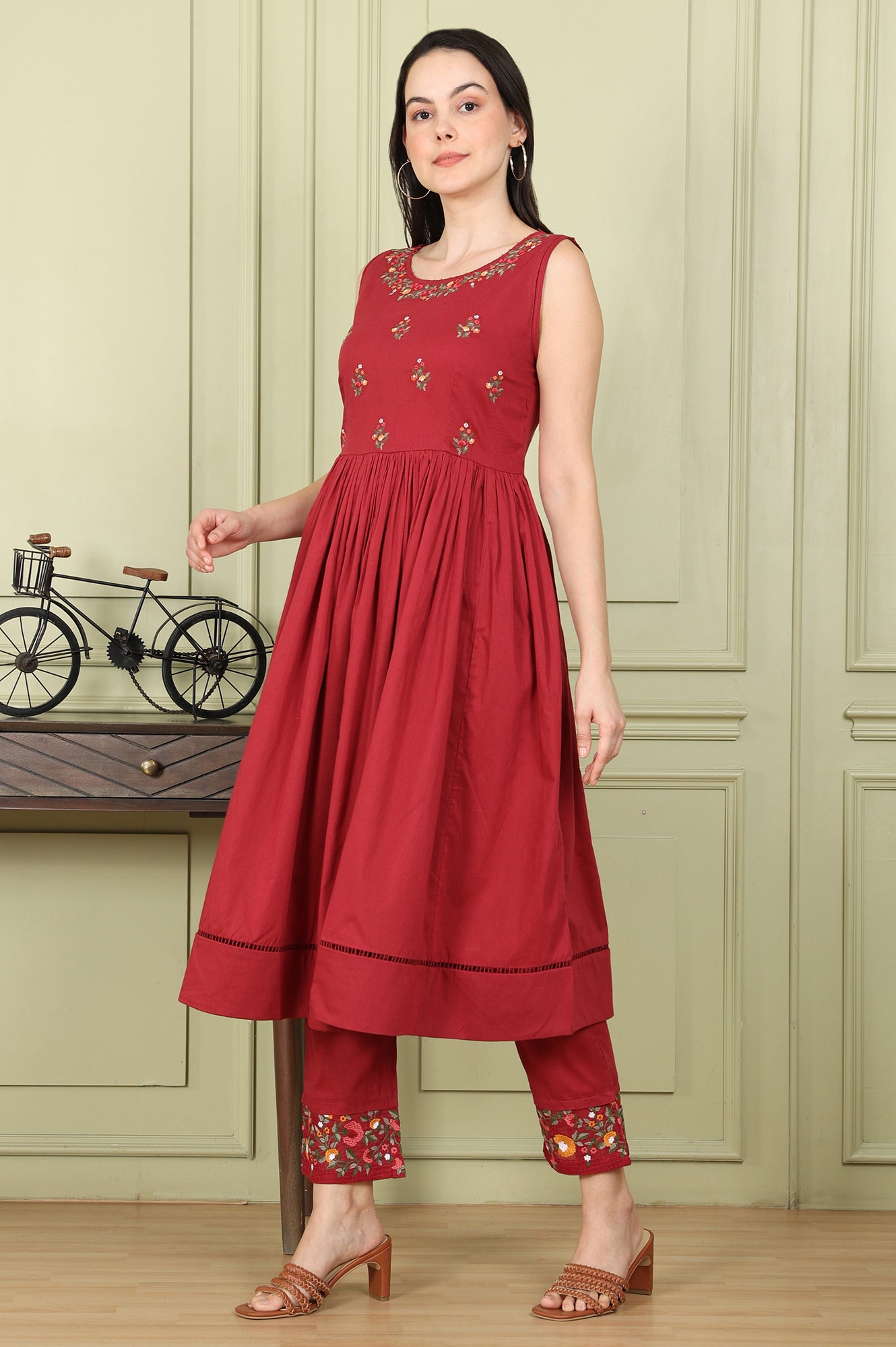 Maroon Floral Thread Embroidered Gathered Pure Cotton Sleeveless Kurta, Pants And Dupatta Set - wforwoman