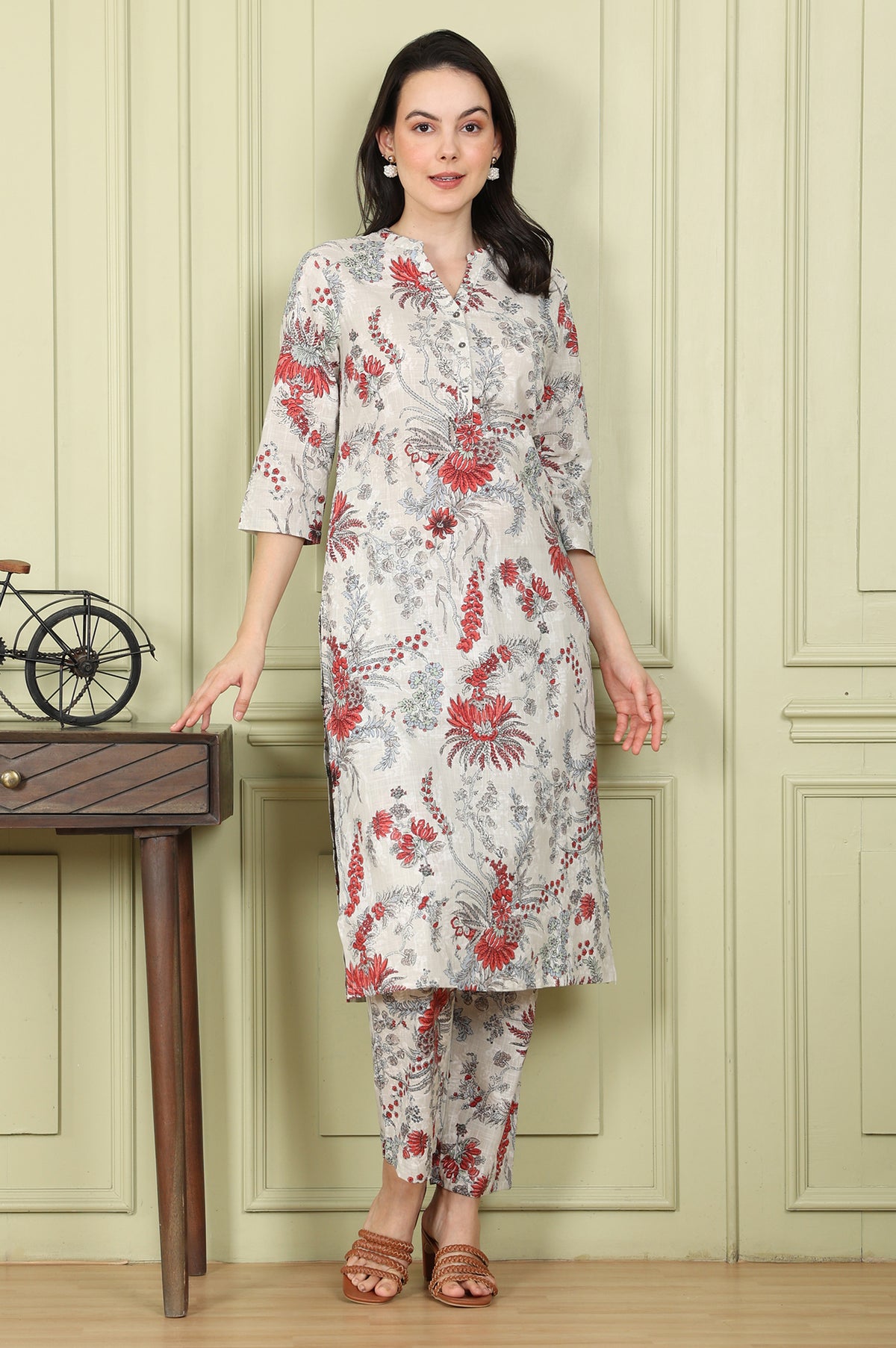 White Floral Printed Pure Cotton Straight Kurta And Pants Set - XS