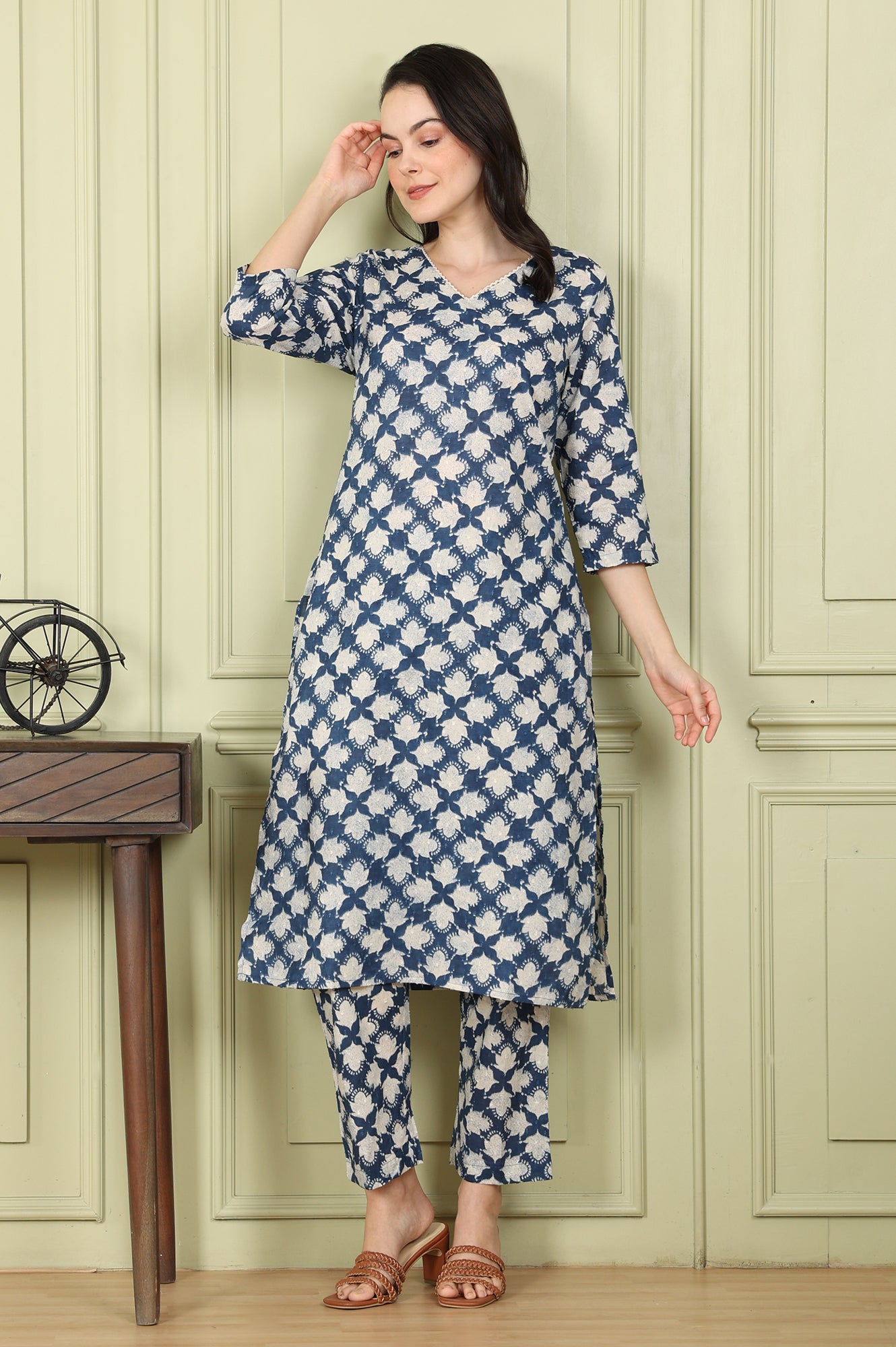 Blue Floral Printed Cotton Blend Straight Kurta And Pants Co-Ord Set - wforwoman