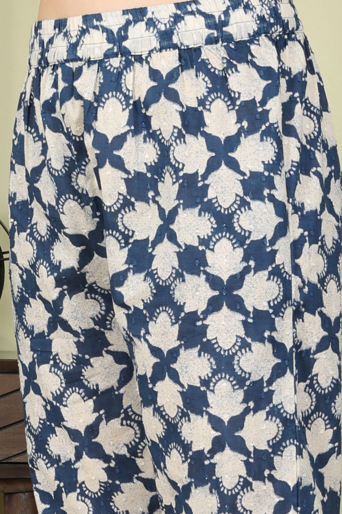 Blue Floral Printed Cotton Blend Straight Kurta And Pants Co-Ord Set